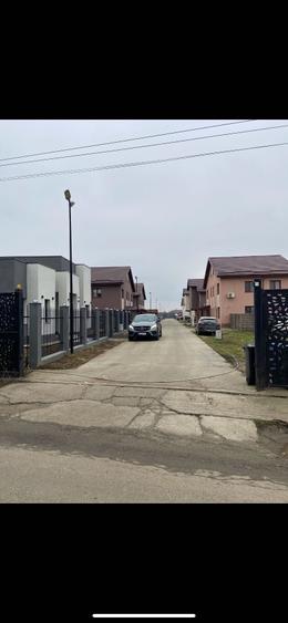 Casă cu 4 camere în Corbeanca
