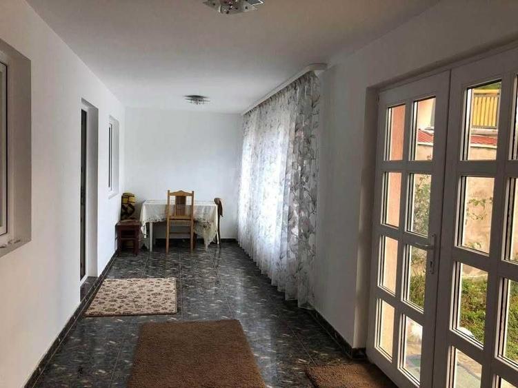 Casă cu 4 camere în Oanțu