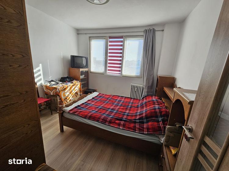 Apartament cu 2 camere semidecomandat în 1 Mai