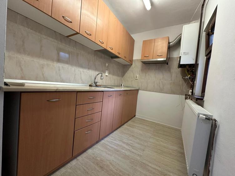 Garsonieră decomandată, mobilată în Aradului