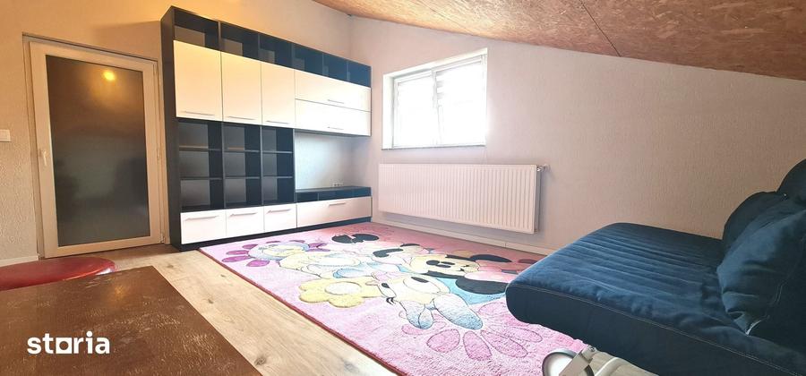 Casă cu 4 camere cu Teren 275 Mp în Central