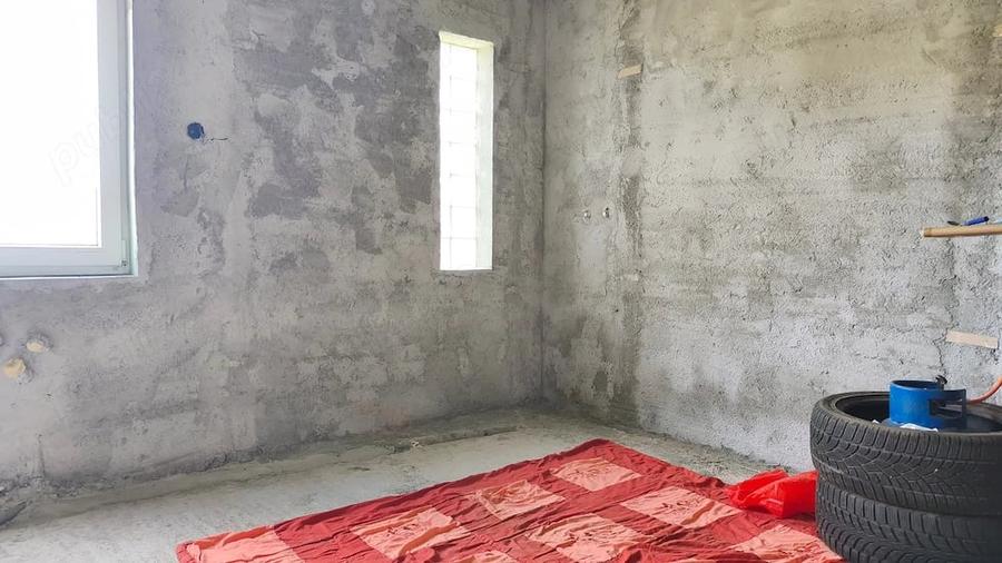 Casă cu Teren 948 Mp în Bejan