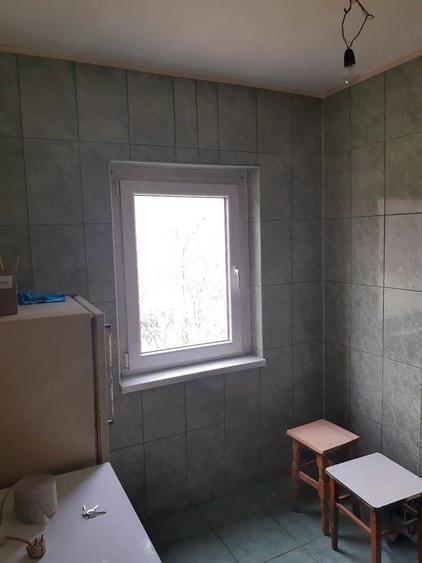 Apartament cu 2 camere decomandat în Petros