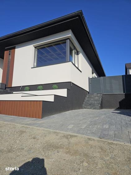 Casă cu 5 camere cu Teren 390 Mp în Șura Mare