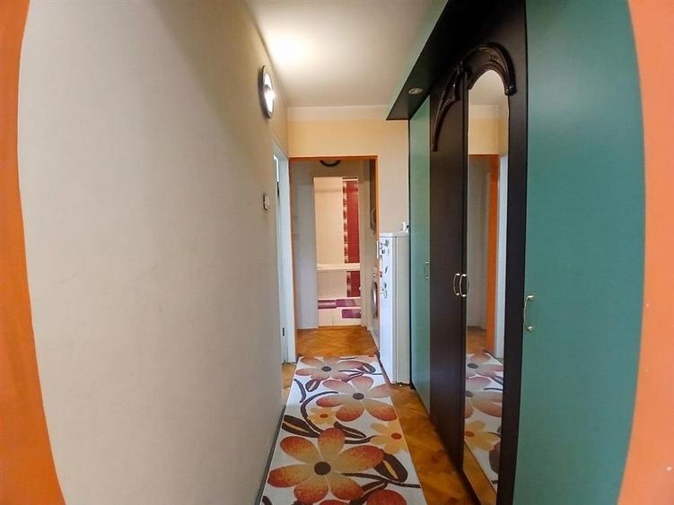 Apartament cu 3 camere decomandat în Decebal