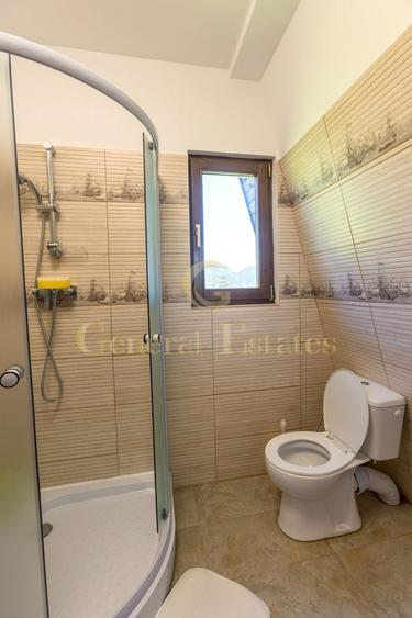 Casă individuală cu 4 camere cu Canalizare în Moieciu de Jos