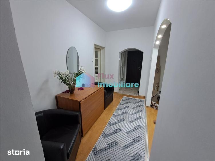 Apartament cu 3 camere decomandat în George Enescu