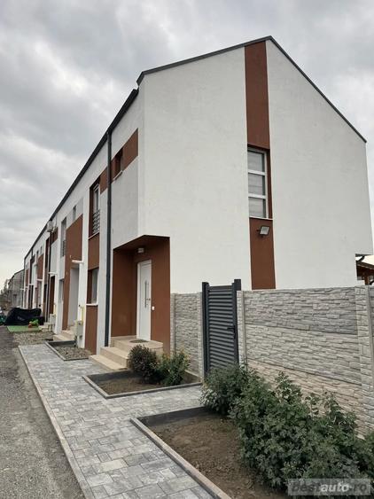Casă cu 3 camere cu Teren 100 Mp în Central