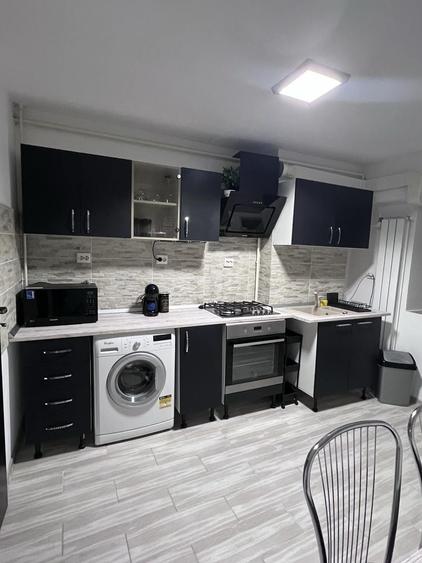 Apartament cu 2 camere decomandat, mobilat în Apărătorii Patriei