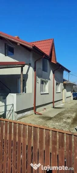 Casă cu 4 camere cu Teren 5000 Mp în Suseni