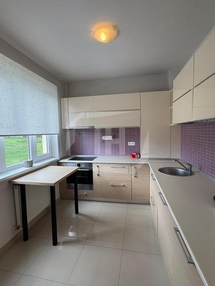 Apartament cu 2 camere semidecomandat, mobilat în Bună Ziua