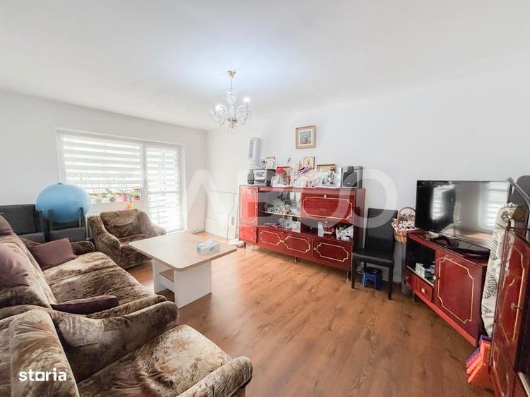 Apartament cu 4 camere decomandat, mobilat în Bulgaria