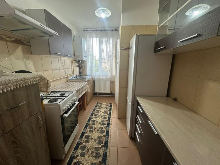 Apartament cu 2 camere semidecomandat, mobilat în Aiud