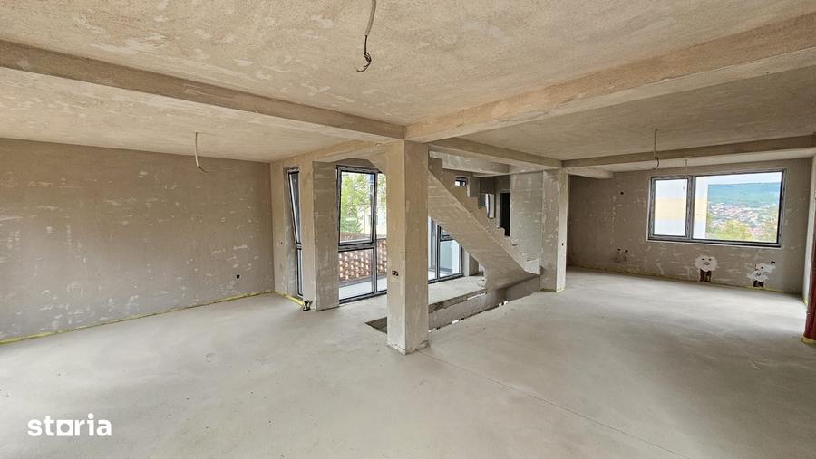 Casă cu 4 camere cu Teren 260 Mp în Gruia