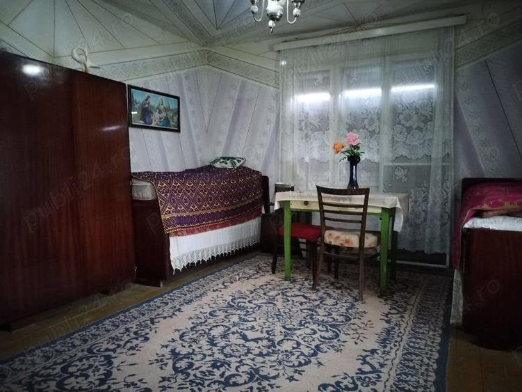 Casă cu 5 camere în Racovița