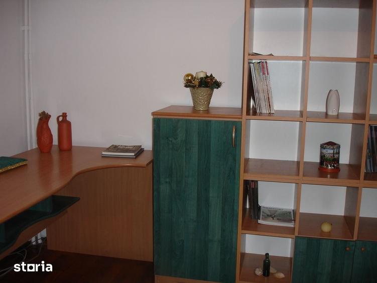Apartament cu 2 camere semidecomandat în Giulești