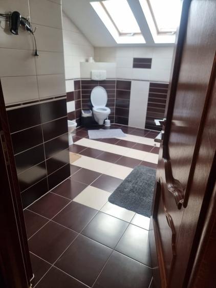 Casă individuală cu 5 camere cu Canalizare în Periferie