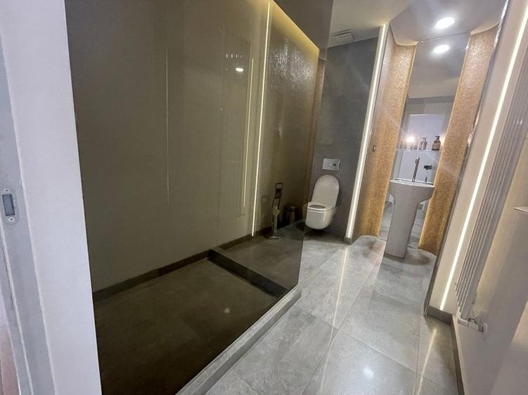 Apartament cu 4 camere decomandat, mobilat în Băneasa