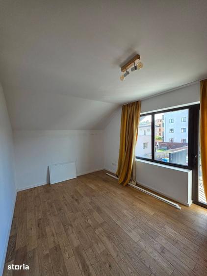 Casă cu 5 camere cu Teren 311 Mp în Central
