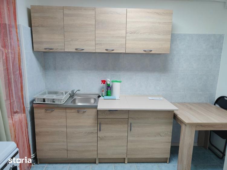 Apartament cu 2 camere nedecomandat, mobilat în Podu Roș
