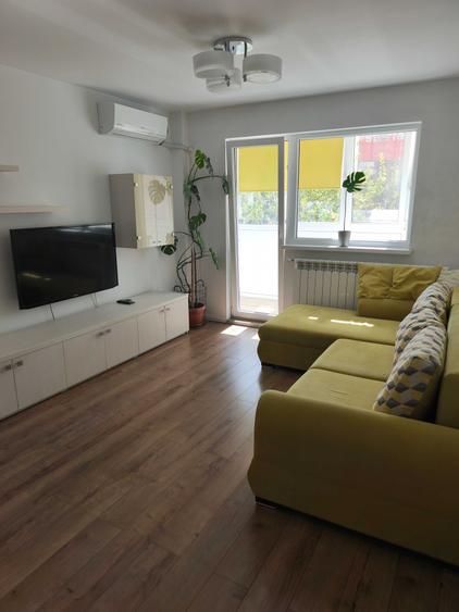Apartament cu 3 camere decomandat în Politehnica