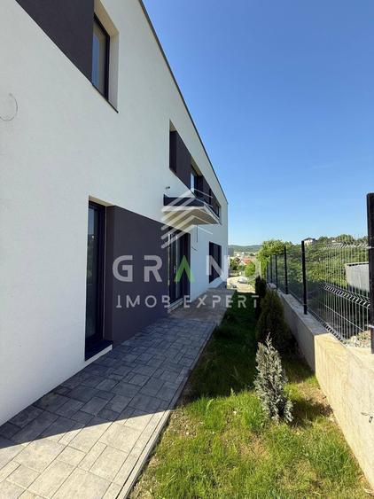 Duplex cu 4 camere cu Canalizare în Dâmbul Rotund
