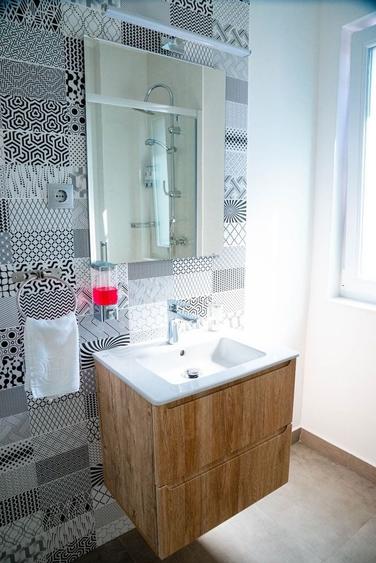 Apartament cu 2 camere semidecomandat, mobilat în Bulgaria