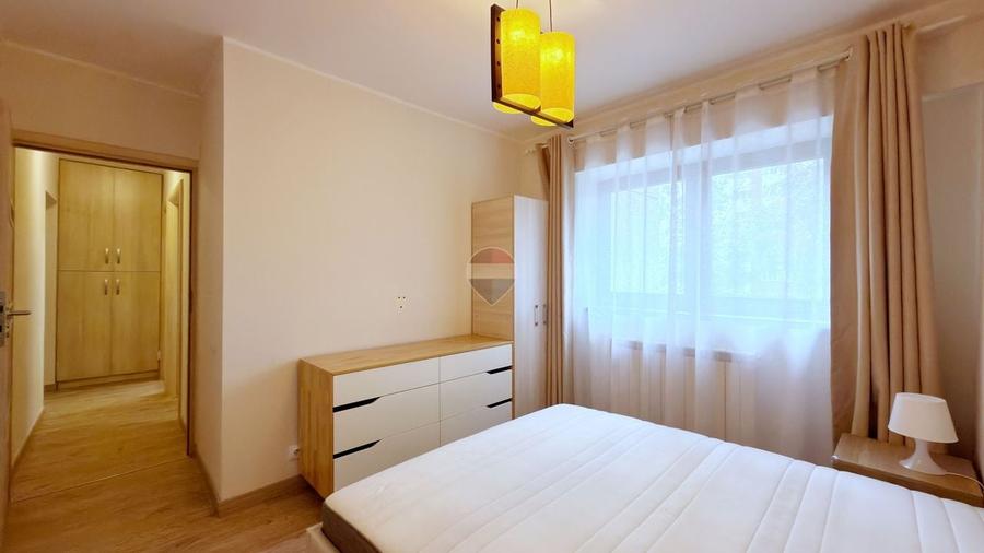 Apartament cu 3 camere decomandat, mobilat în Mihai Bravu
