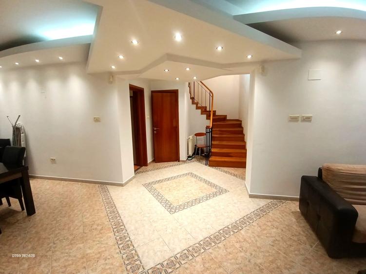 Casă cu 7 camere cu Teren 150 Mp în Șoseaua Nordului