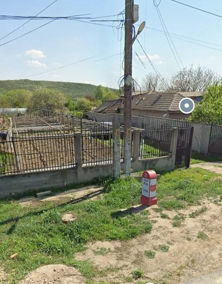 Teren de 960 mp, în Castelu