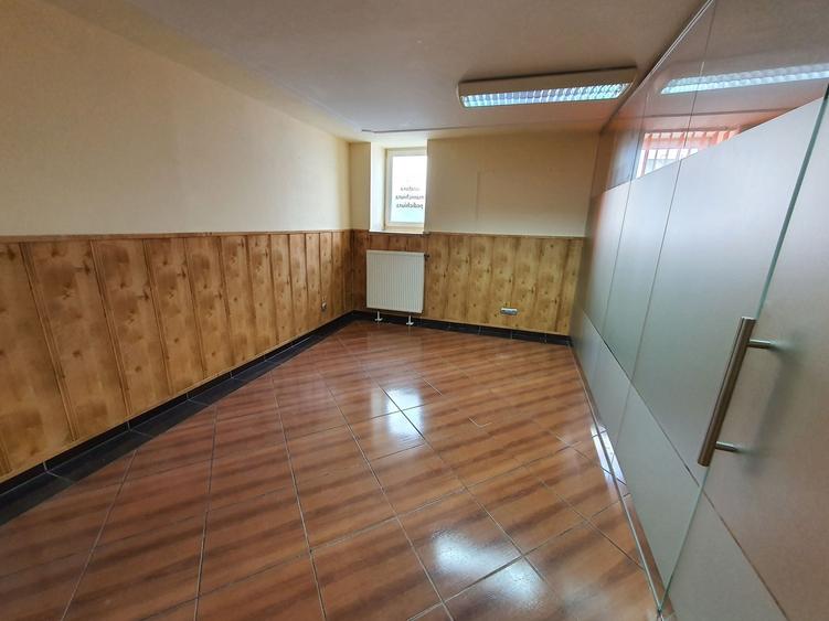 Spațiu comercial, de 90 mp, în Central