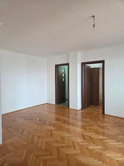 Apartament cu 2 camere circular, mobilat în P-ța Romană