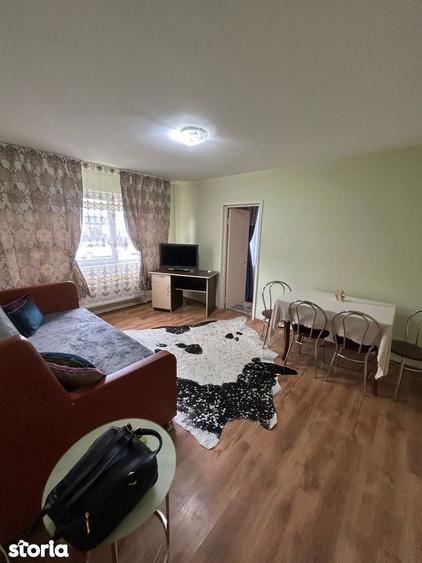 De inchiriat apartament cu 2 camere, etajul 1, zona Scolii nr 1 - 4