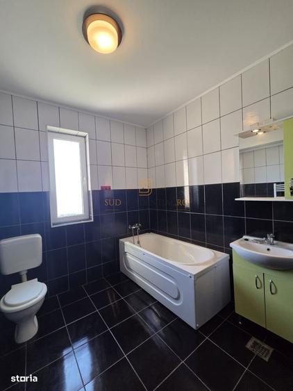 Apartament cu 2 camere semidecomandat, mobilat în 1 Decembrie