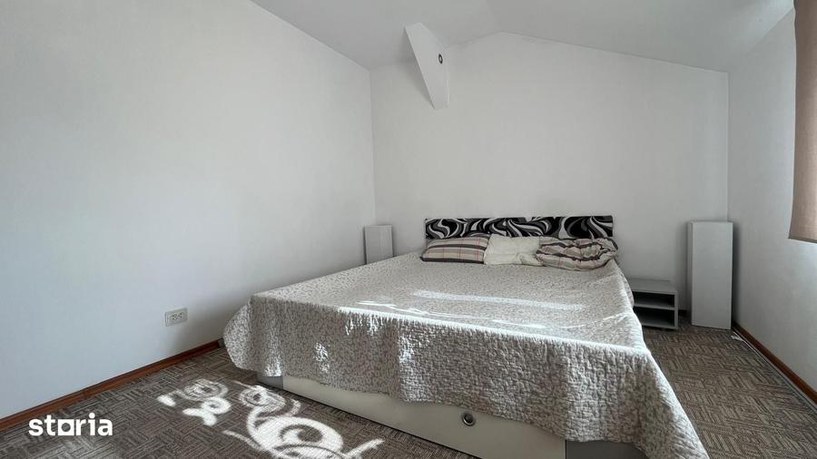 Apartament cu 3 camere decomandat în Est