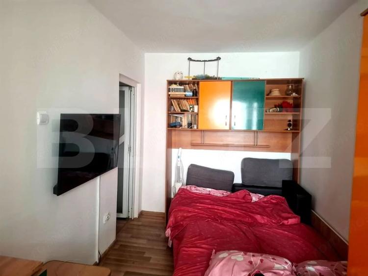 Apartament 2 camere decomandat Strada 9 Mai, zona lini?tita - 1