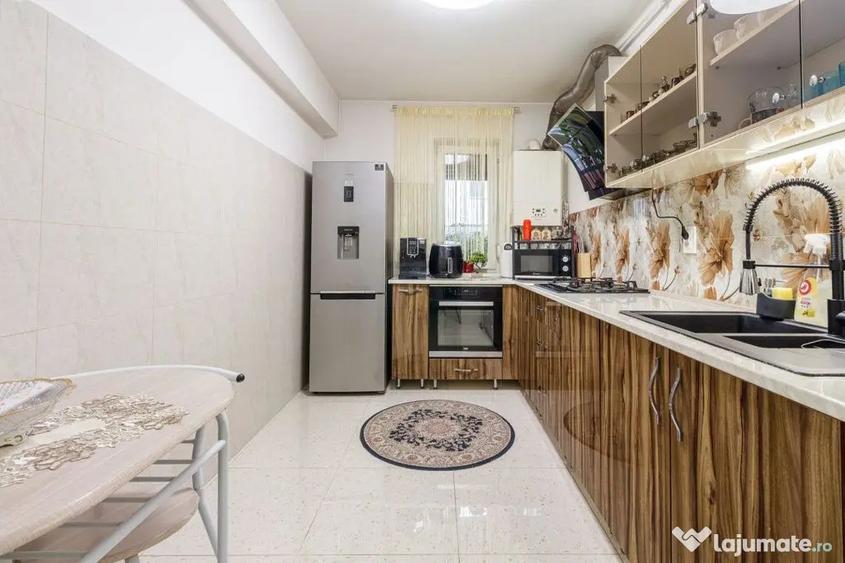 Apartament cu 2 camere decomandat în Apărătorii Patriei