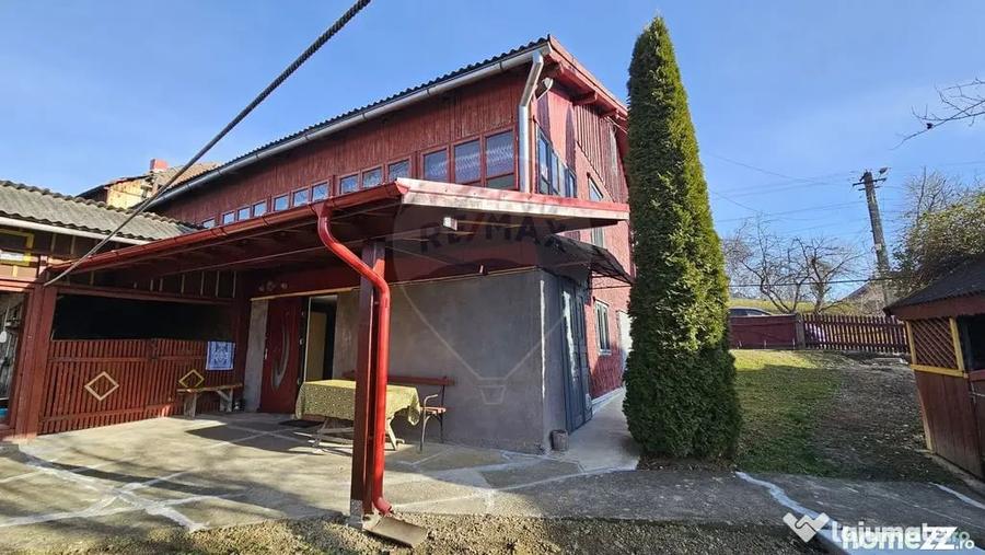 Casă cu 3 camere cu Teren 900 Mp în Cacica