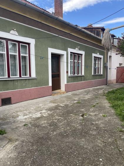 Casă cu 2 camere în Central