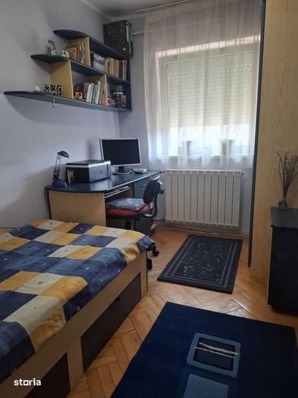 Apartament cu 3 camere în Decebal