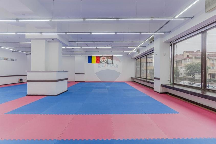 Spațiu comercial, de 170 mp, în Nord
