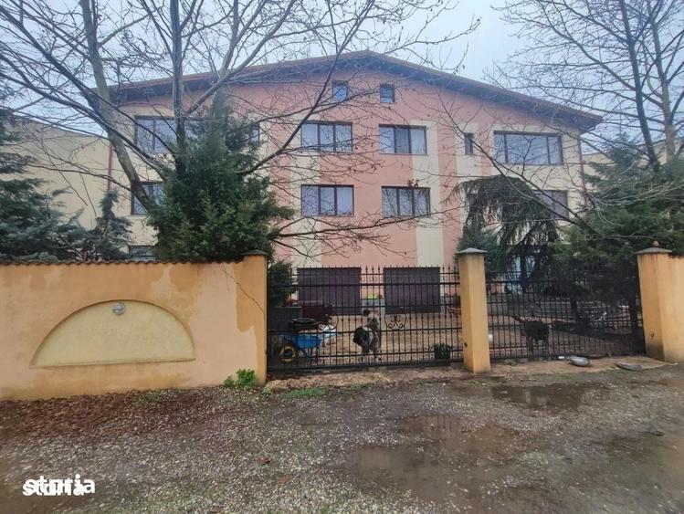 Casă cu Teren 1130 Mp în Central