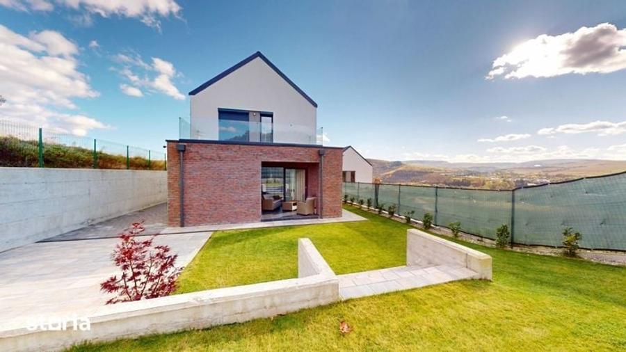 Casă cu 4 camere cu Teren 150 Mp în Central