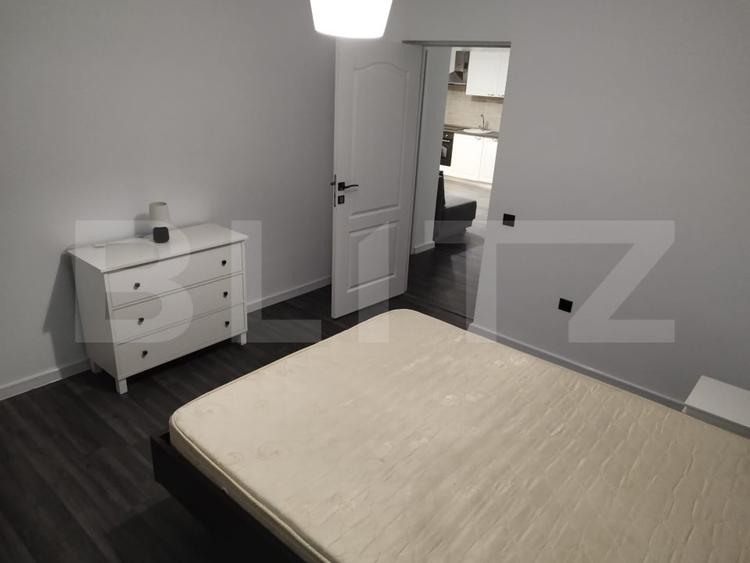 Apartament cu 3 camere semidecomandat, mobilat în Florești