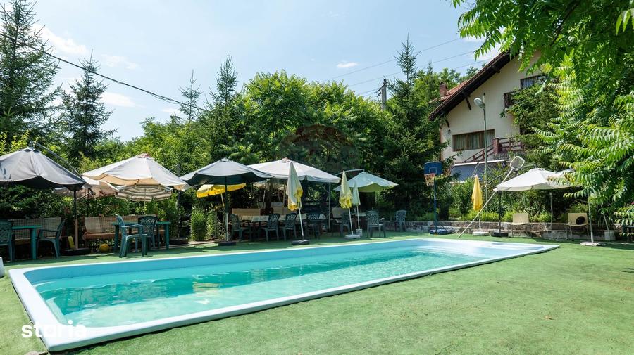 Casă cu Teren 1348 Mp în Dăești