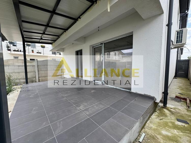 Duplex cu 4 camere decomandat cu Canalizare în Est