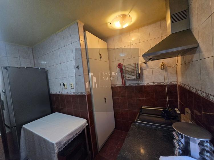 Apartament 3 camere -etaj 2 -Piata Rahova- bloc 4 etaje - anvelopat - 10