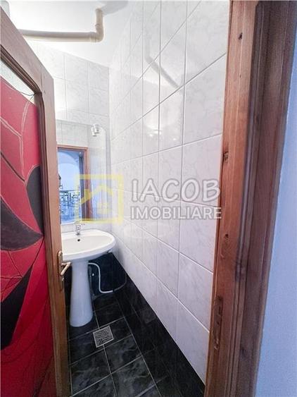Apartament cu 3 camere decomandat în Bistrița Lac