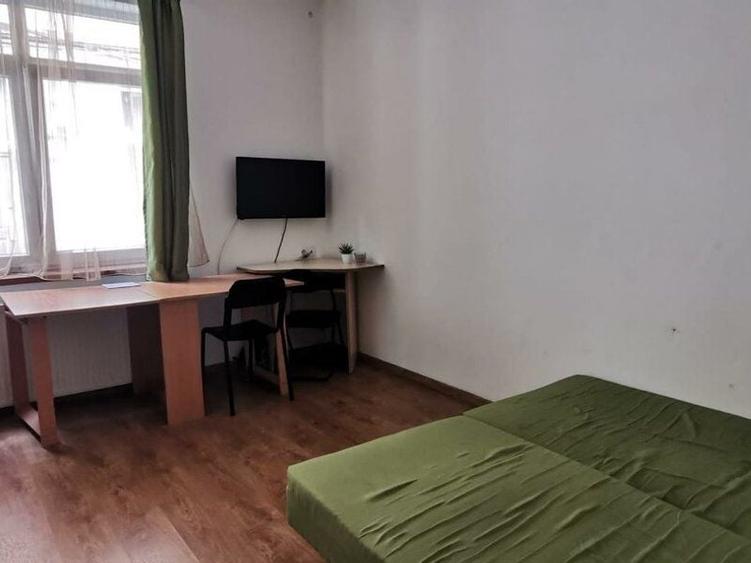 Garsonieră decomandată în Central