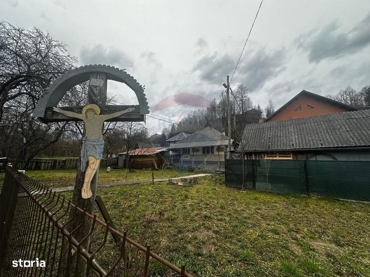 Casă cu 3 camere în Prislop